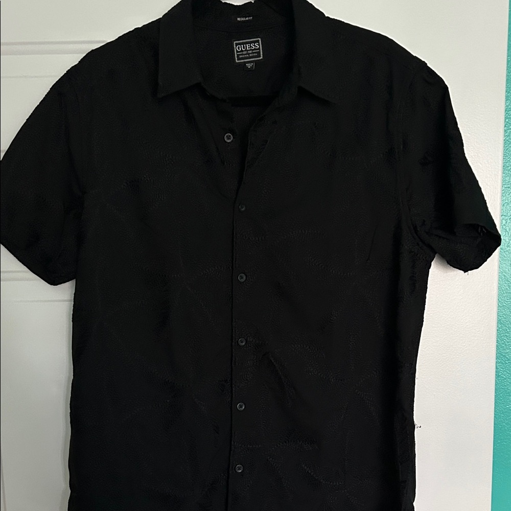GUESS Men's Black Patterned Button Down Shirt